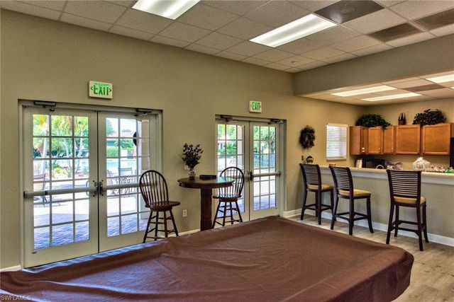 2066 Grove DR, Naples, FL 34120