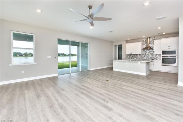 2066 Grove DR, Naples, FL 34120