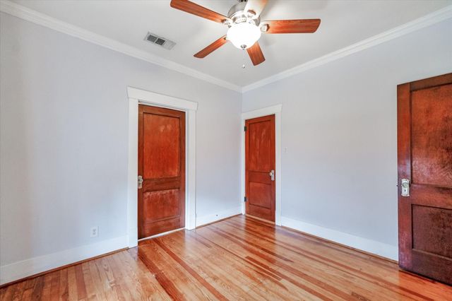 1024 W Temple Street, Houston, TX 77009