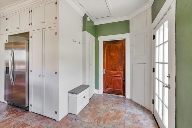 1024 W Temple Street, Houston, TX 77009