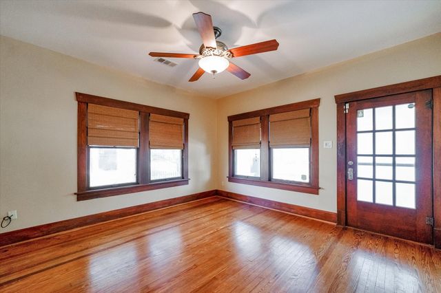 1024 W Temple Street, Houston, TX 77009