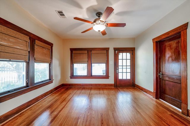 1024 W Temple Street, Houston, TX 77009