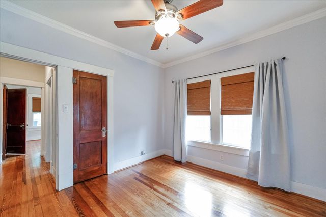 1024 W Temple Street, Houston, TX 77009