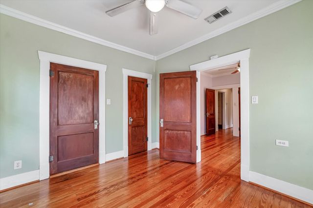 1024 W Temple Street, Houston, TX 77009
