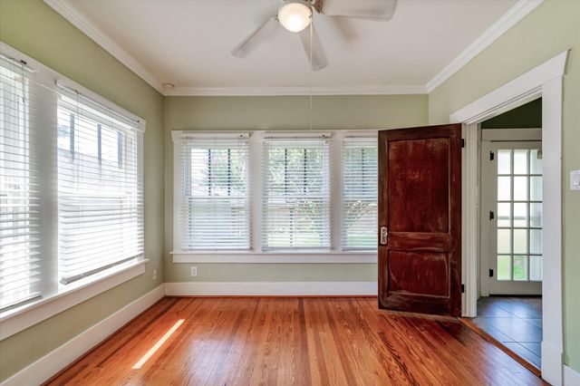 1024 W Temple Street, Houston, TX 77009