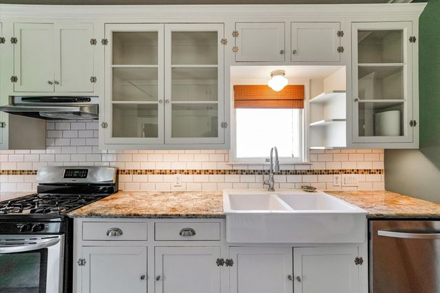 1024 W Temple Street, Houston, TX 77009
