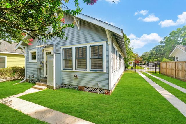 1024 W Temple Street, Houston, TX 77009