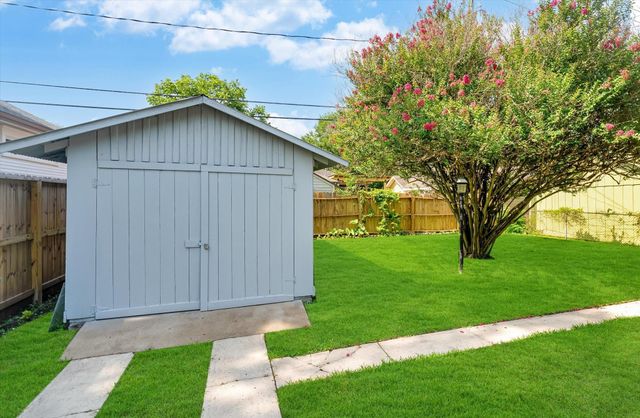 1024 W Temple Street, Houston, TX 77009
