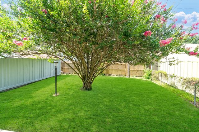 1024 W Temple Street, Houston, TX 77009