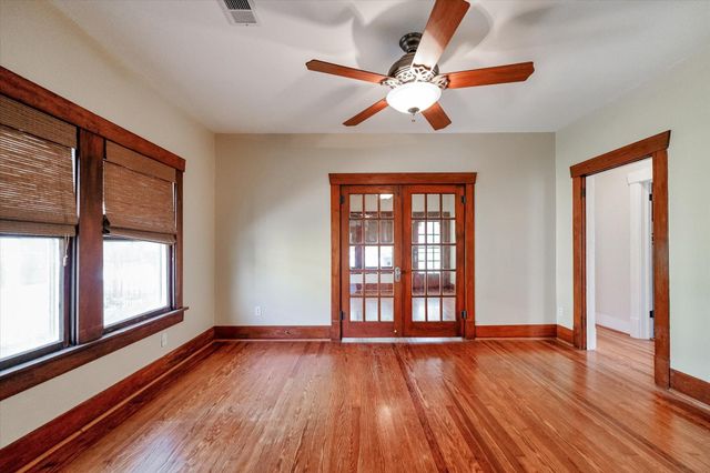 1024 W Temple Street, Houston, TX 77009