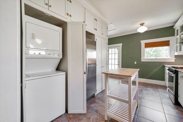 1024 W Temple Street, Houston, TX 77009