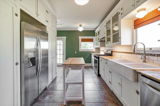 1024 W Temple Street, Houston, TX 77009