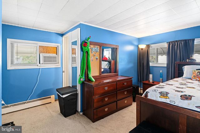 360 HOLLY DR, Levittown, PA 19055