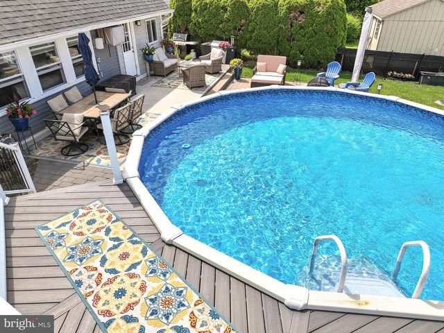 360 HOLLY DR, Levittown, PA 19055
