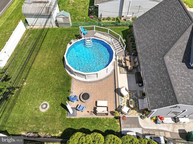 360 HOLLY DR, Levittown, PA 19055