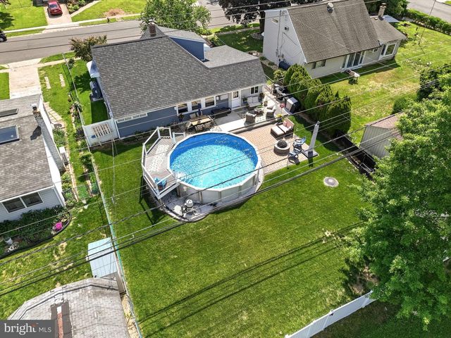 360 HOLLY DR, Levittown, PA 19055
