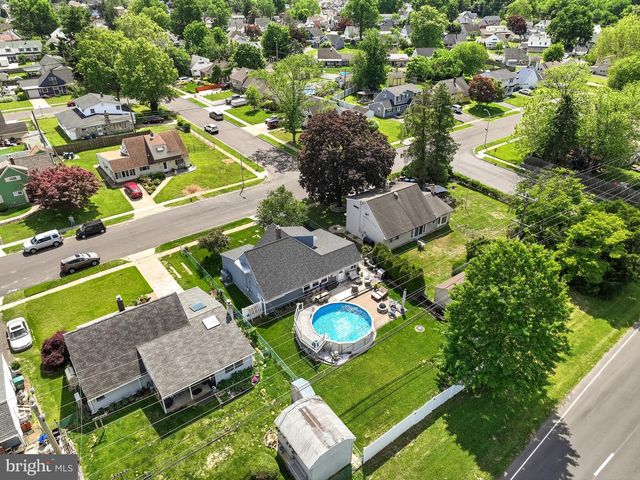 360 HOLLY DR, Levittown, PA 19055