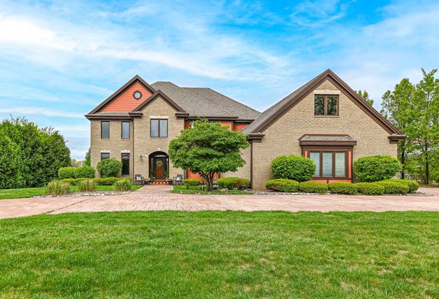 7601 S Cambridge DRIVE, Franklin, WI 53132