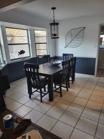 305 Columbine ST, Marble Falls, TX 78654