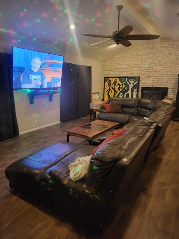 305 Columbine ST, Marble Falls, TX 78654