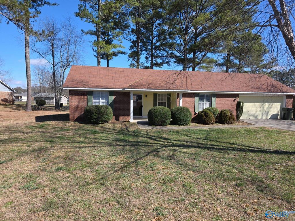105 Pine Cone Drive, Toney, AL 35773