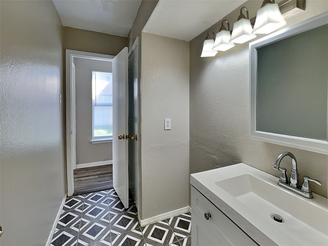 1621 Scottsdale Drive, Arlington, TX 76018