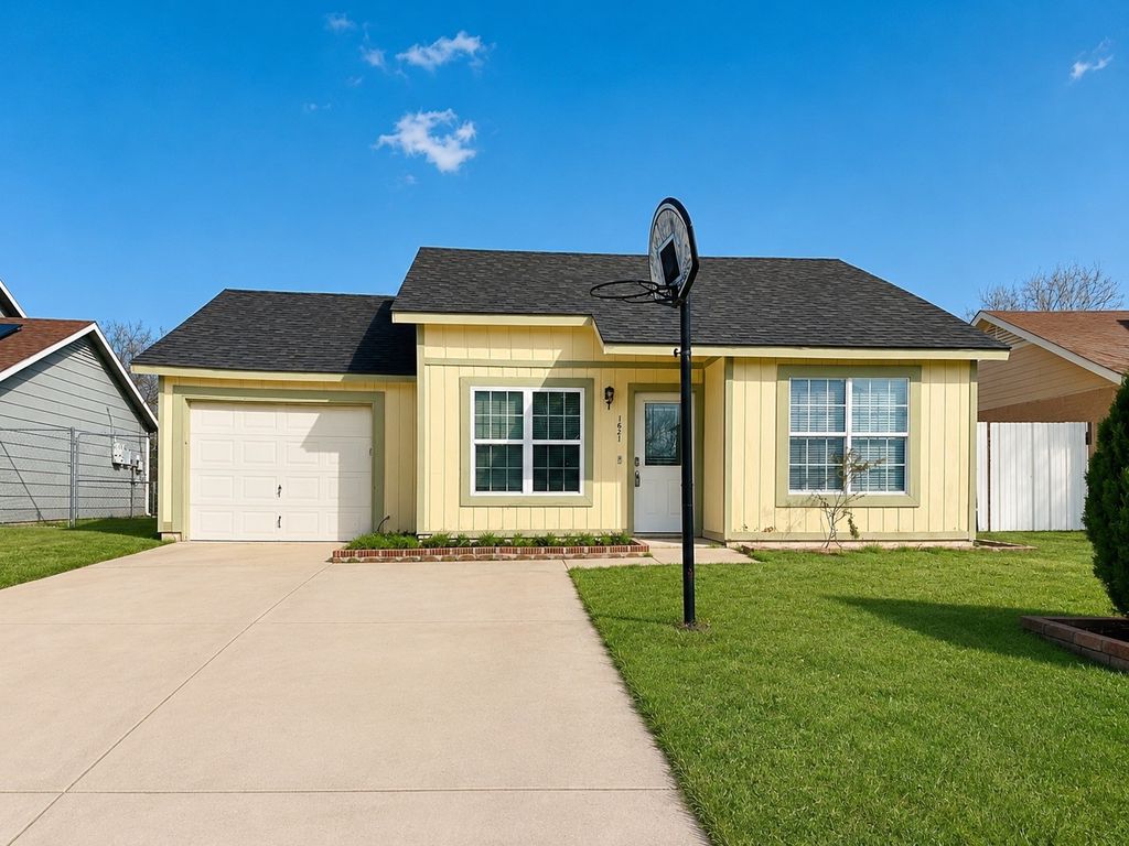 1621 Scottsdale Drive, Arlington, TX 76018