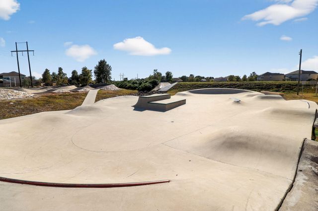 137 Miracle DR, Jarrell, TX 76537