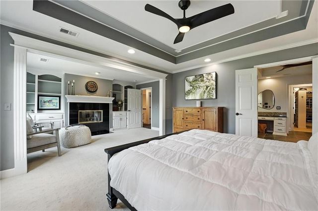 9206 W 146th Place, Overland Park, KS 66221