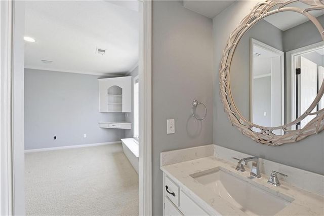 9206 W 146th Place, Overland Park, KS 66221