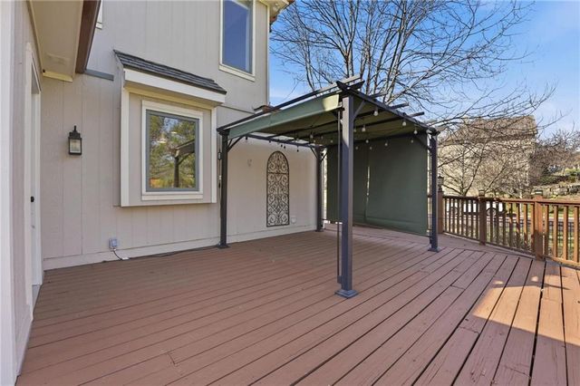 9206 W 146th Place, Overland Park, KS 66221