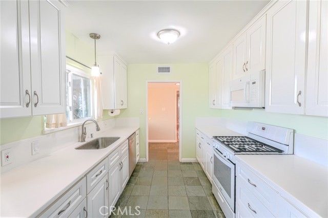 23952 Nomar Street, Woodland Hills (los Angeles), CA 91367