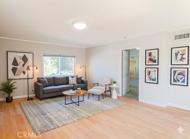 23952 Nomar Street, Woodland Hills (los Angeles), CA 91367