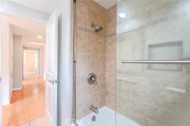 23952 Nomar Street, Woodland Hills (los Angeles), CA 91367