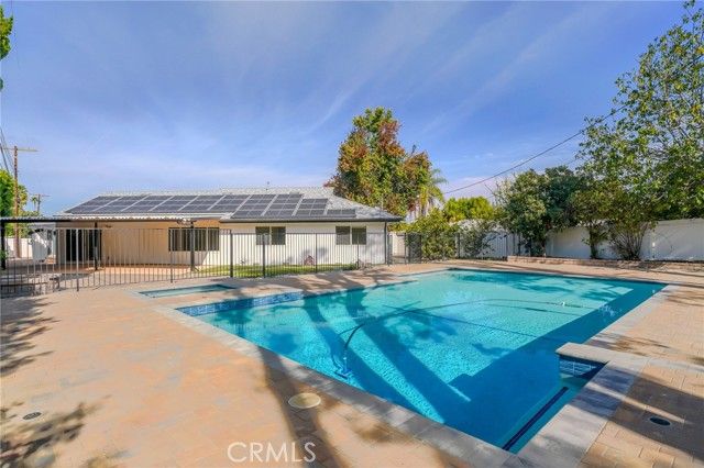 23952 Nomar Street, Woodland Hills (los Angeles), CA 91367