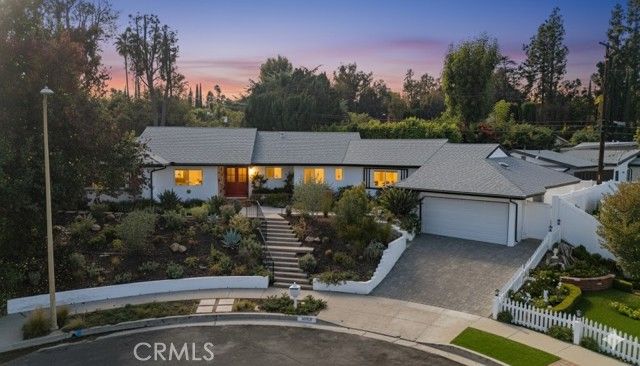 23952 Nomar Street, Woodland Hills (los Angeles), CA 91367