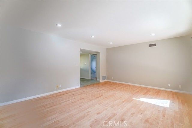 23952 Nomar Street, Woodland Hills (los Angeles), CA 91367