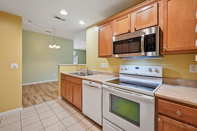 3272 Thoroughbred Drive, Goshen Twp, OH 45140