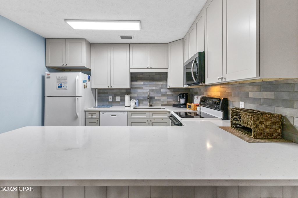 Image 12 of property listing at 17462 Front Beach Road 60103, Panama City Beach, FL 32413