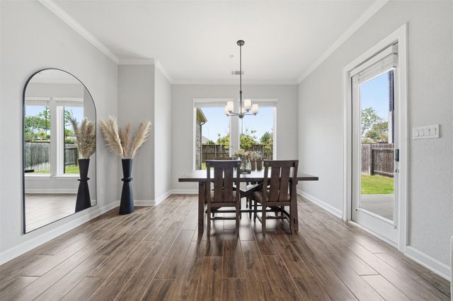 594 Baretta LOOP, Buda, TX 78610