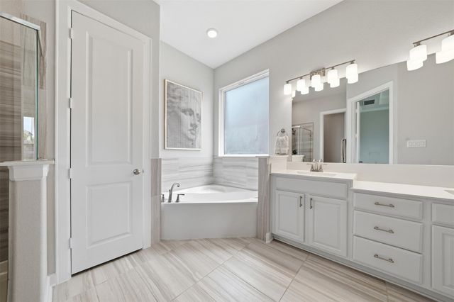 594 Baretta LOOP, Buda, TX 78610