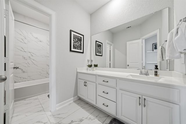 594 Baretta LOOP, Buda, TX 78610