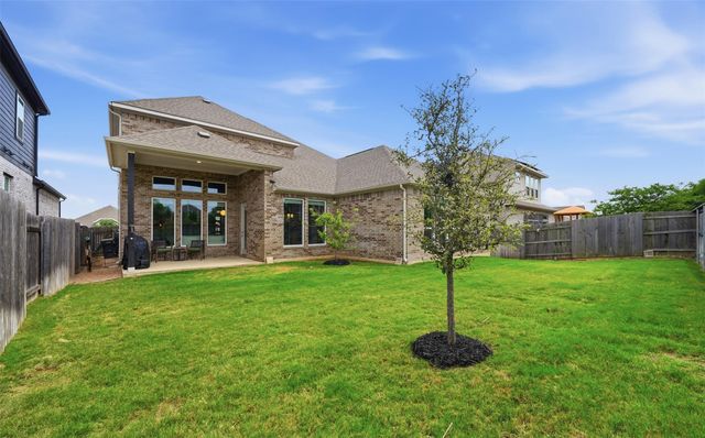 594 Baretta LOOP, Buda, TX 78610