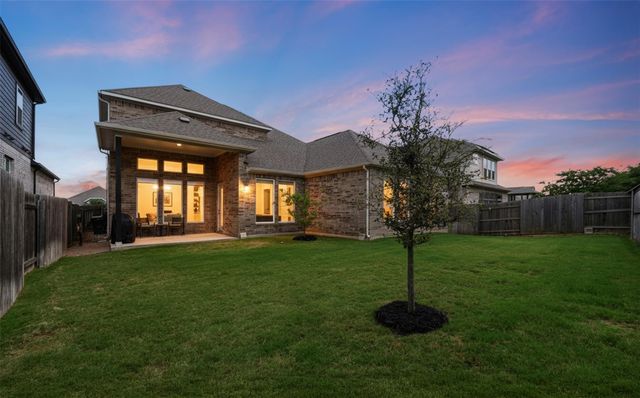 594 Baretta LOOP, Buda, TX 78610