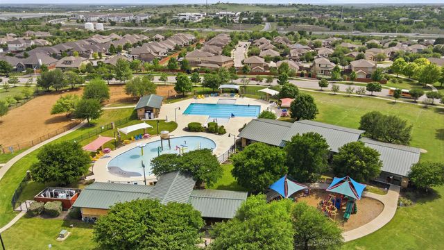 594 Baretta LOOP, Buda, TX 78610
