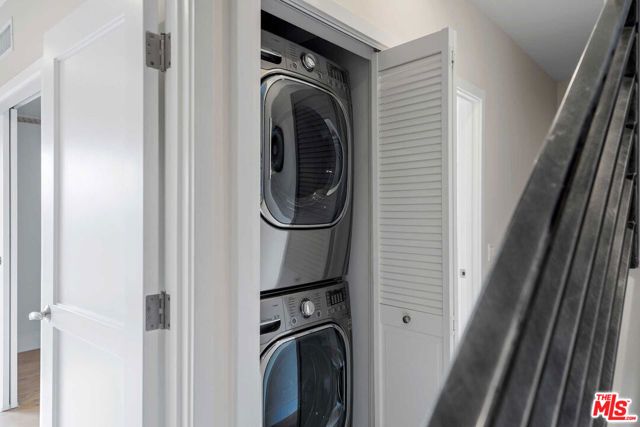 438 Arnaz Drive 106, Los Angeles, CA 90048