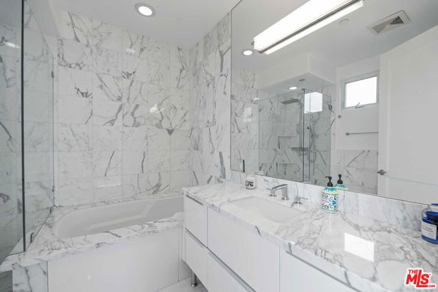 438 Arnaz Drive 106, Los Angeles, CA 90048