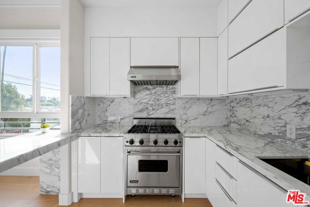 438 Arnaz Drive 106, Los Angeles, CA 90048