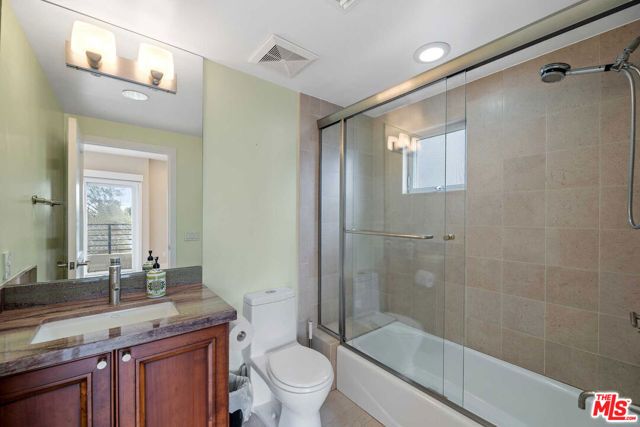 438 Arnaz Drive 106, Los Angeles, CA 90048