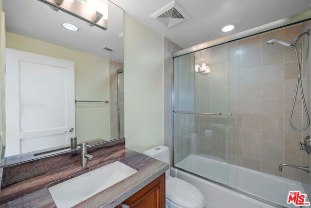 438 Arnaz Drive 106, Los Angeles, CA 90048